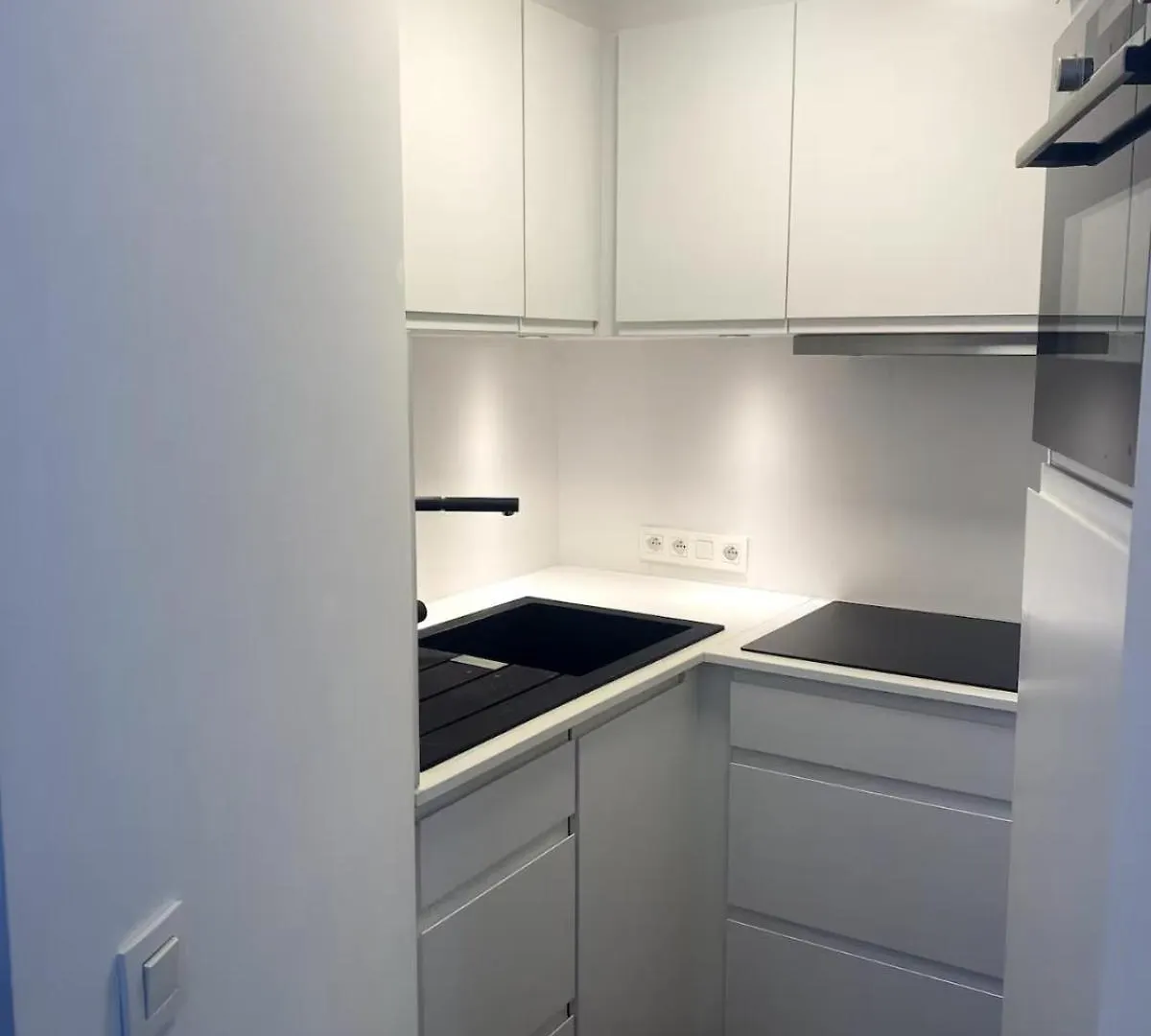 Fully Furnished And Modern Flat - Brussels Center Apartment