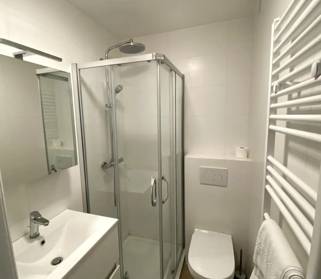 Fully Furnished And Modern Flat - Brussels Center Apartment