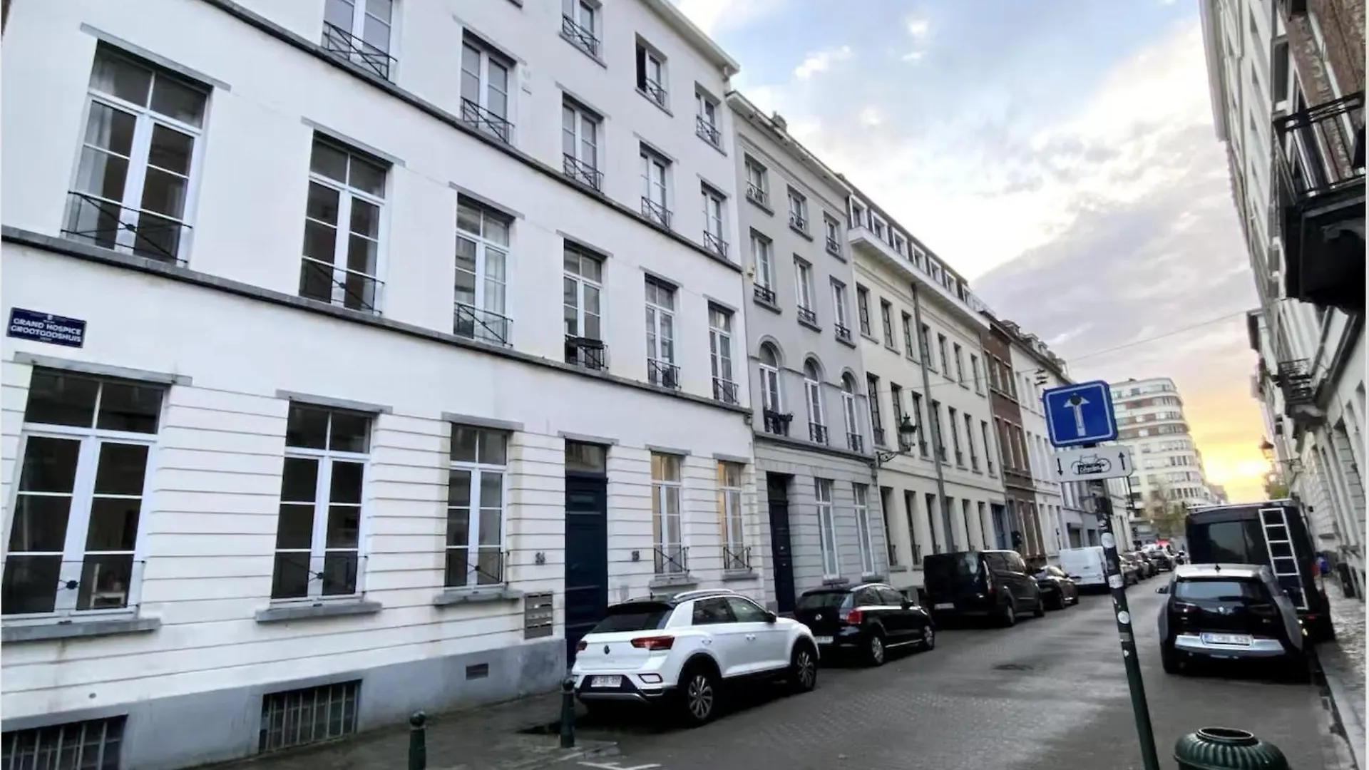 Fully Furnished And Modern Flat - Brussels Center Apartment